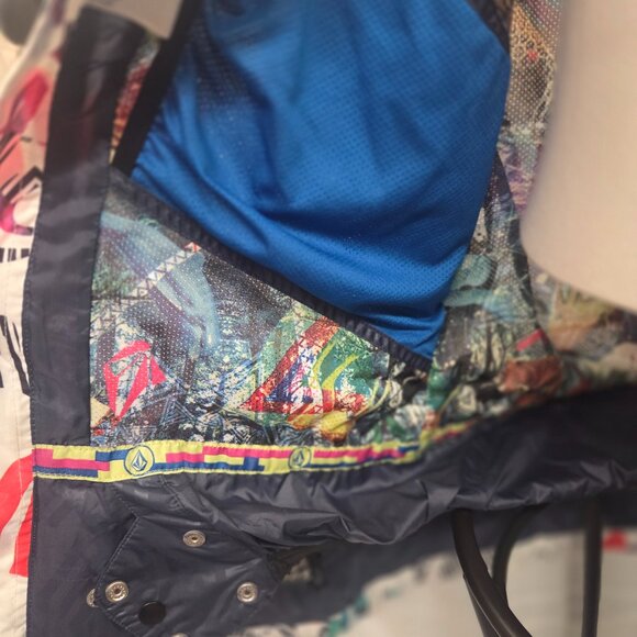 Volcom Ski Jacket - Picture 2 of 2
